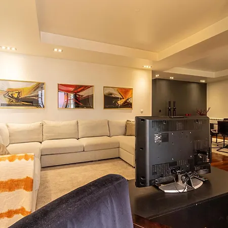 Chiado Deluxe Terrace 3 Bedroom Apartment, 1D-3